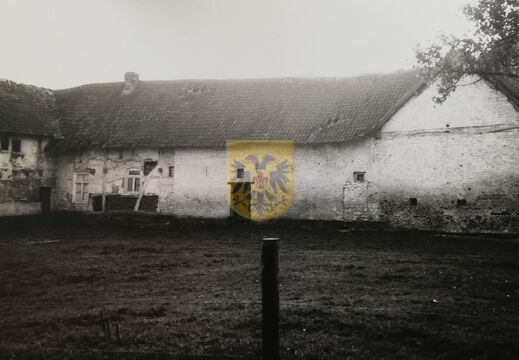 Elkenraderhof 002 - zij aanzicht woning en stallen 1974