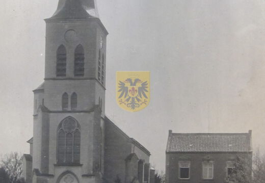 010 SCHEULDER kerk en pastorie ca 1940