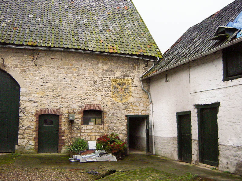 BRULSHOF_006_-_binnenhof_voor_restauratie.jpg