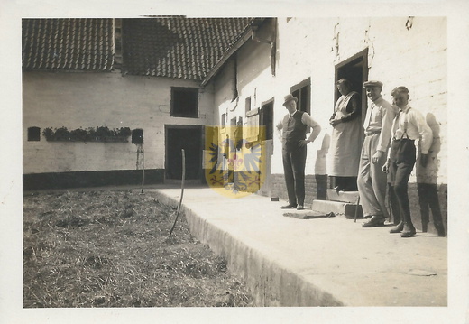 004 Blankenberg-Berghof binnenhof bij familie huijnen 1945