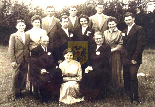 Huisnr 15 Elkenrade 006 - huwelijk mia geurts 1956