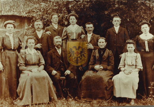 Huisnr 16 Elkenrade 001 - familie Van de Linden-Curvers
