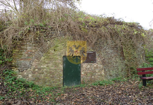 001 Kalkbranderij dikkebuiksweg bovenste kalkoven 2010
