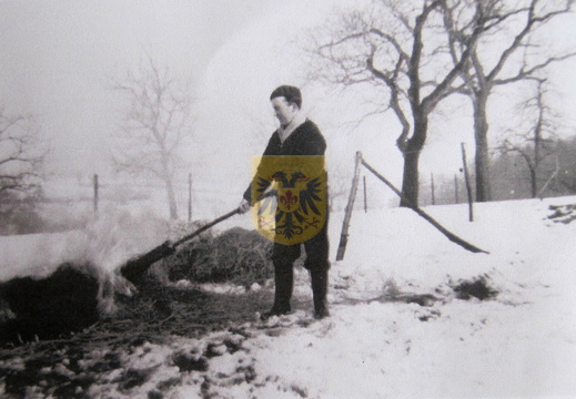 028 Jeukenhof - huisslacht door Frans Kroese - hoeve maessen